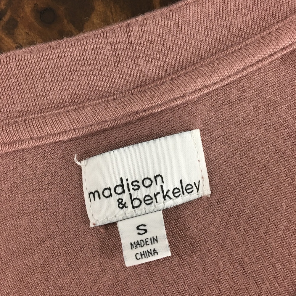 Madison & Berkeley |‎ Mauve Ruffle Blouse - Picture 6 of 6